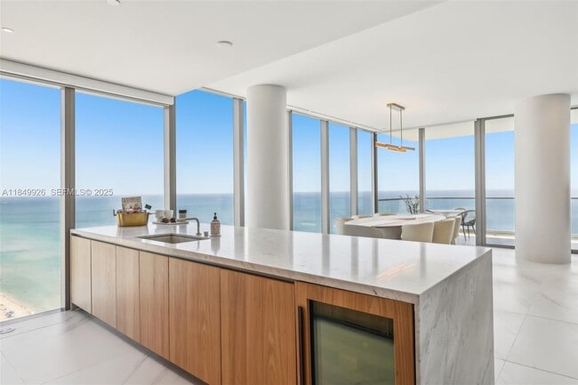 Building Photo - 2000 S Ocean Dr