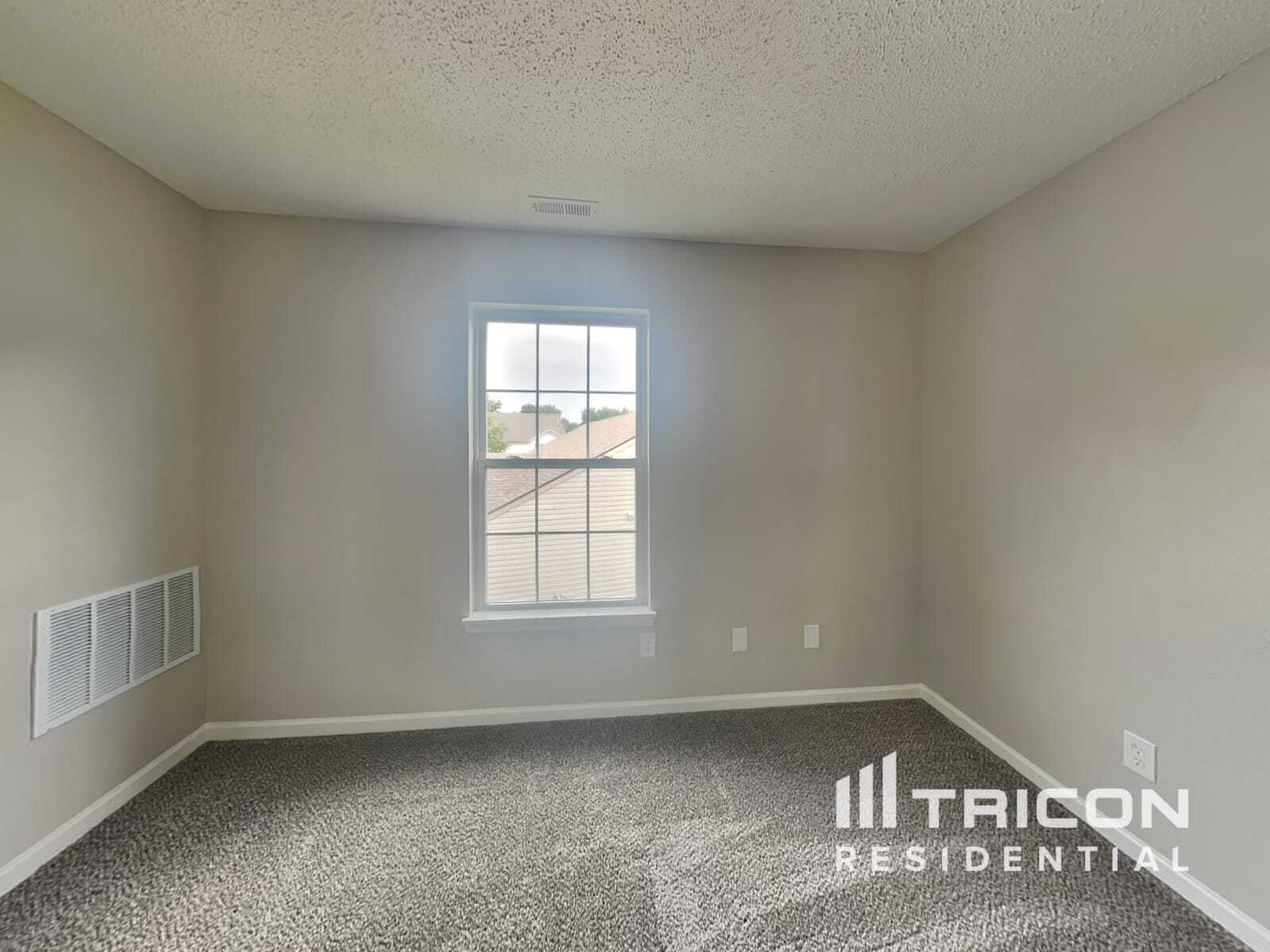 Building Photo - 8033 Lake Tree Cir