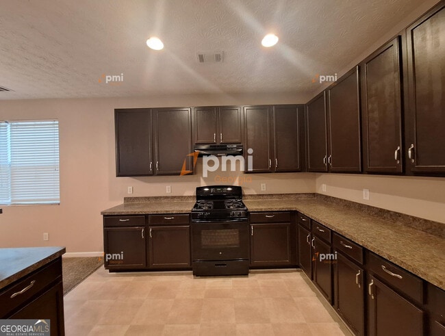 Building Photo - 5604 Sable Way