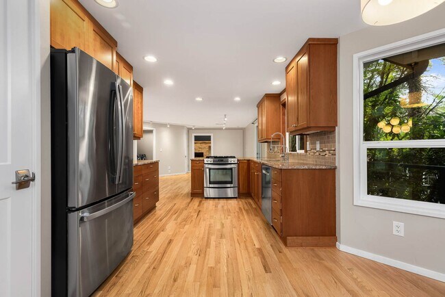 Building Photo - 11402 NE 103rd St