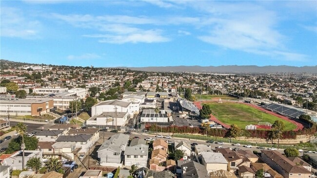 Building Photo - 959 W 17th St