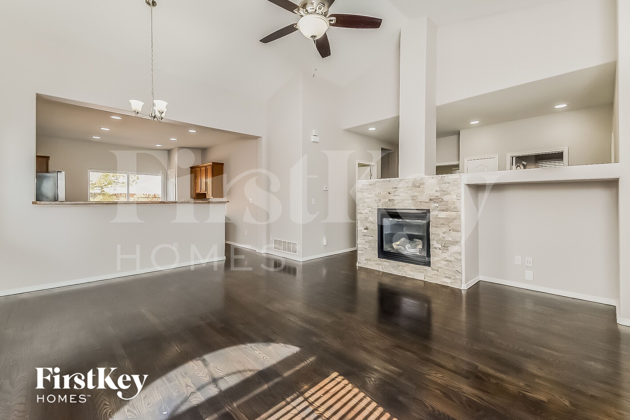 Building Photo - 10116 Kings Canyon Dr
