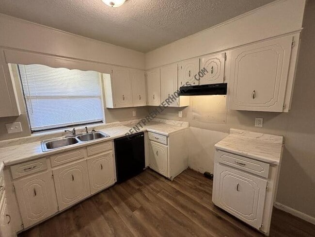 Building Photo - 1301 Liberty Dr
