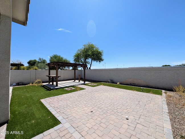 Building Photo - 3990 N 143rd Ln