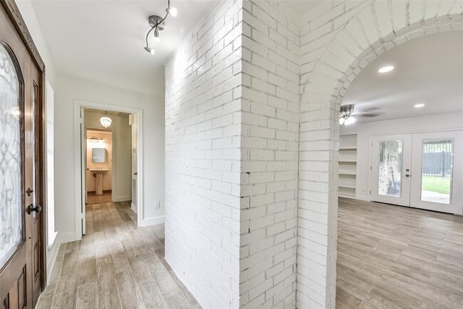 Building Photo - 4707 Northrup Dr