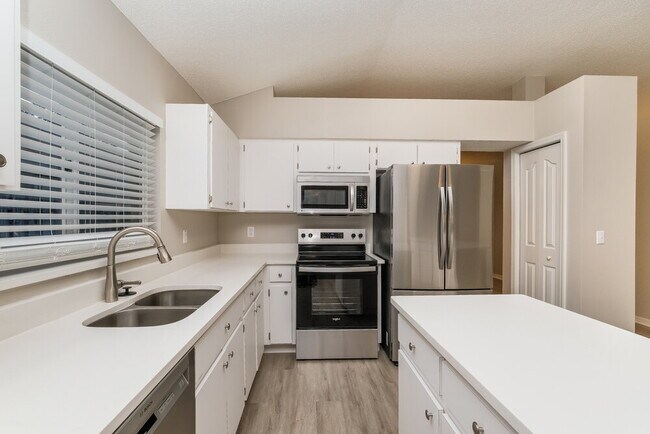 Building Photo - 5660 Paddock Trail Dr