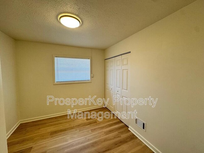 Building Photo - 2119 Shelby St