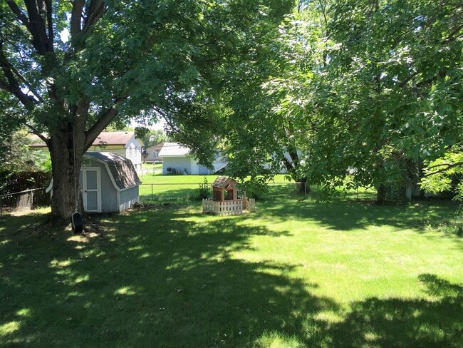 Building Photo - 3 BR / 1 BA Home w/ Fenced Backyard & 2-Car Garage in Spring Lake Park!