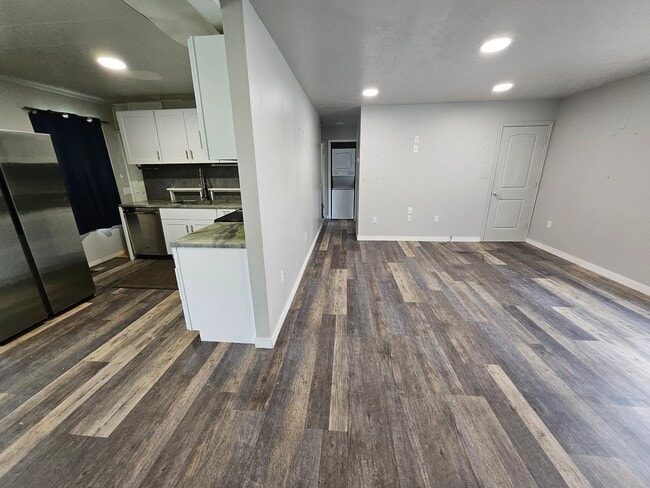 Building Photo - Farrell Triplex