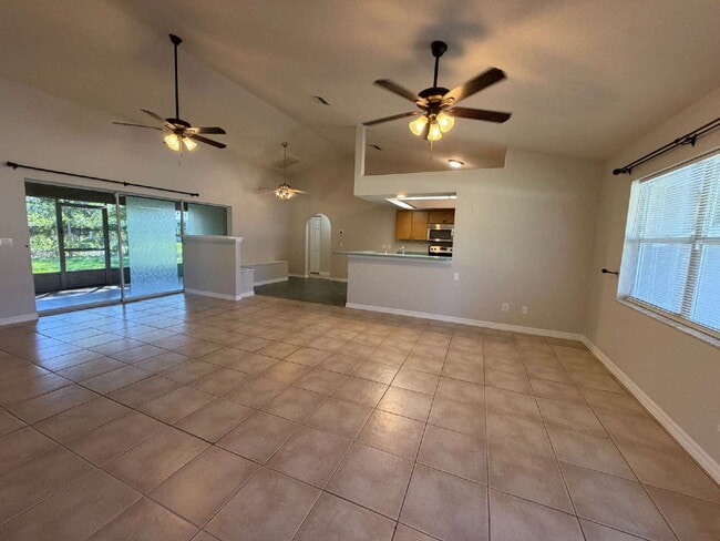 Building Photo - Spacious 4 bedroom in North Port