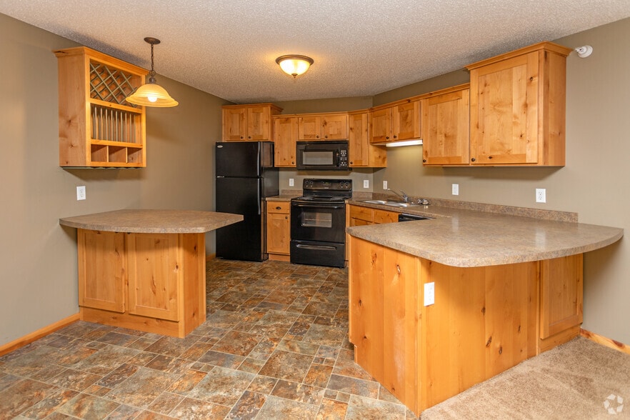 2BR, 2BA - 1,037SF - The Lodge at Pine Lakes