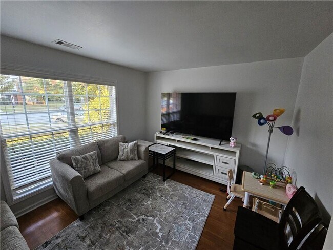 Building Photo - 480 Glenns Farm Way