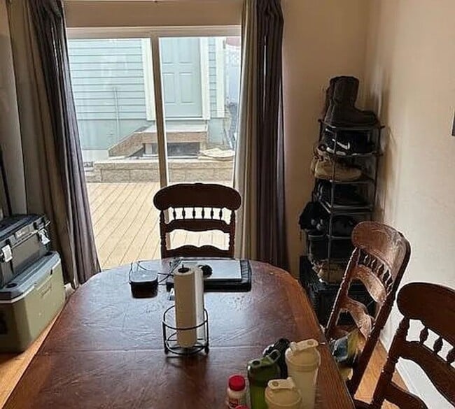 Building Photo - 3 Bed | 2.5 Bath Townhome In School District #2