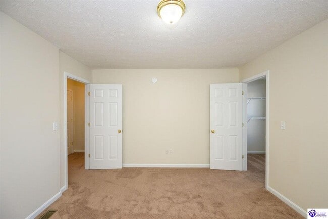 Building Photo - 123 Poplar Cir