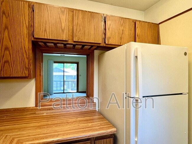 Building Photo - 530 Courtwood Ln