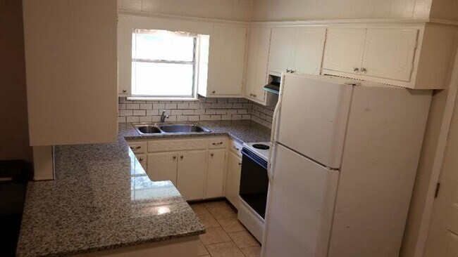Building Photo - 1508 Southern Heights Ave