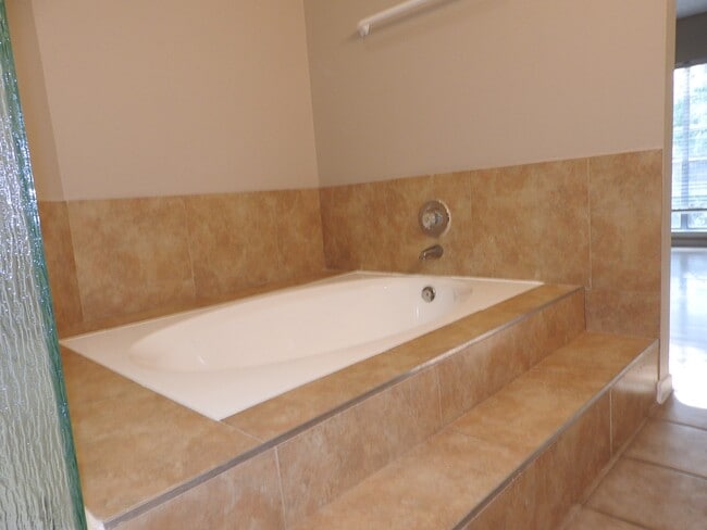 Building Photo - 3015 Cotter Lake Cir