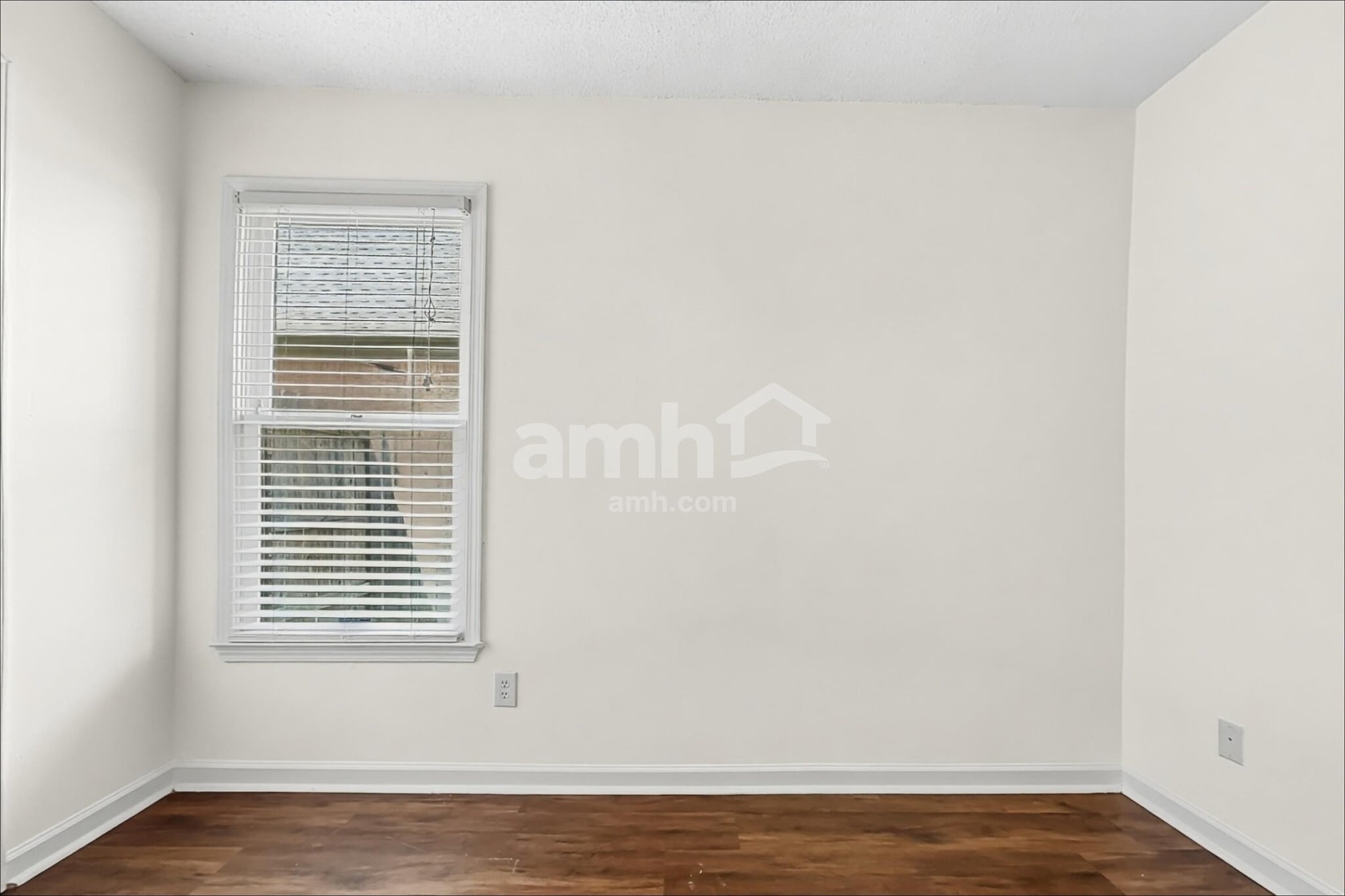 Building Photo - 1466 Far Dr
