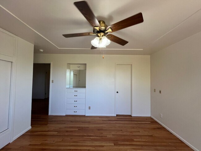 Building Photo - 420 Fairview Ln