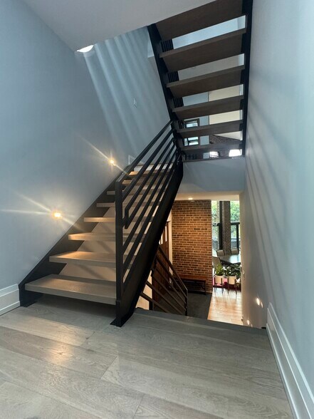 Building Photo - 230 S 3rd St