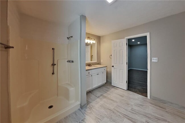 Building Photo - 620 Gregory Manor Dr SW