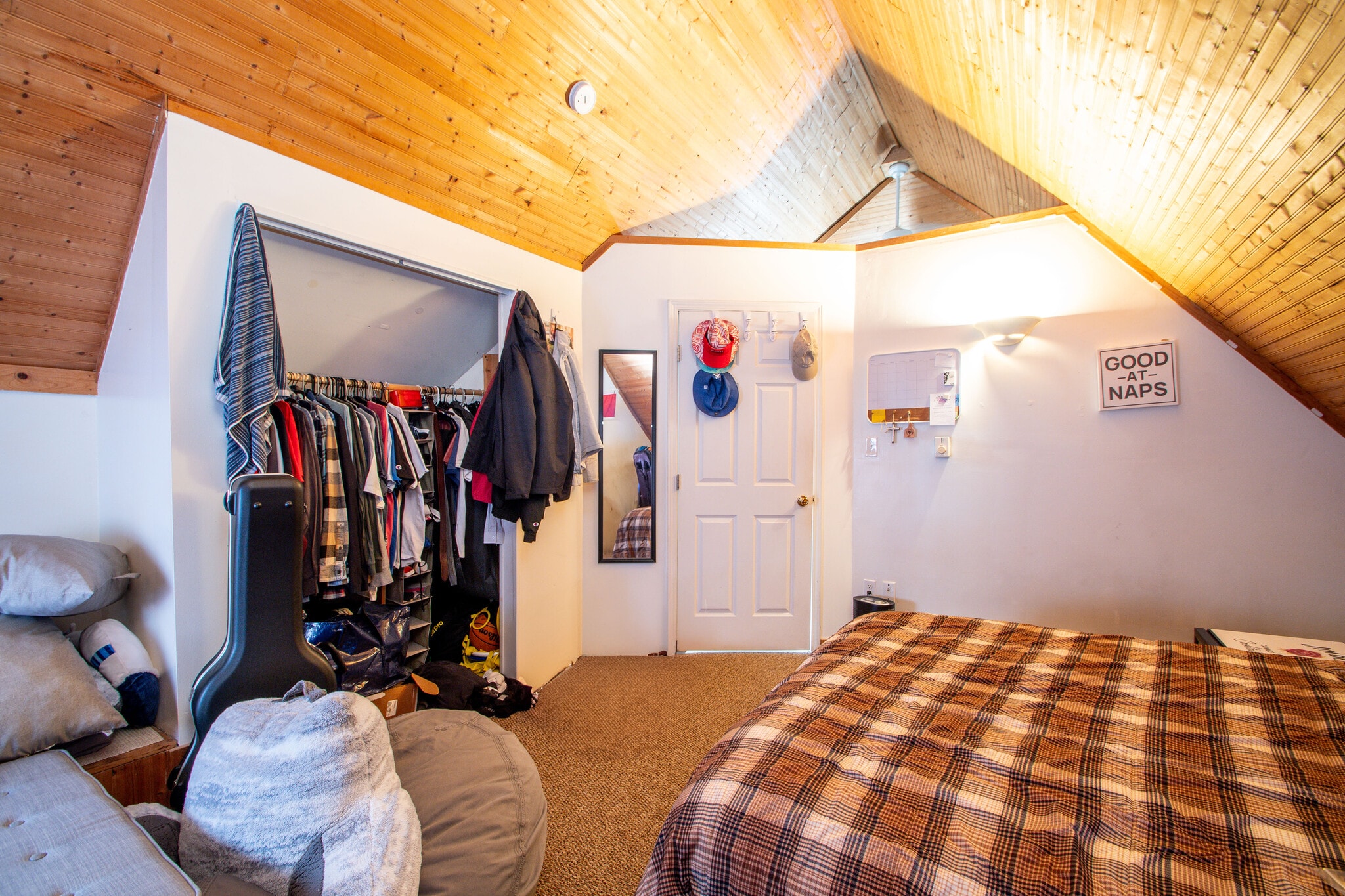 Building Photo - 1403 W Barker Ave