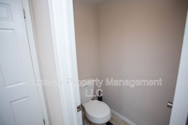 Building Photo - 901 Kresson Rd