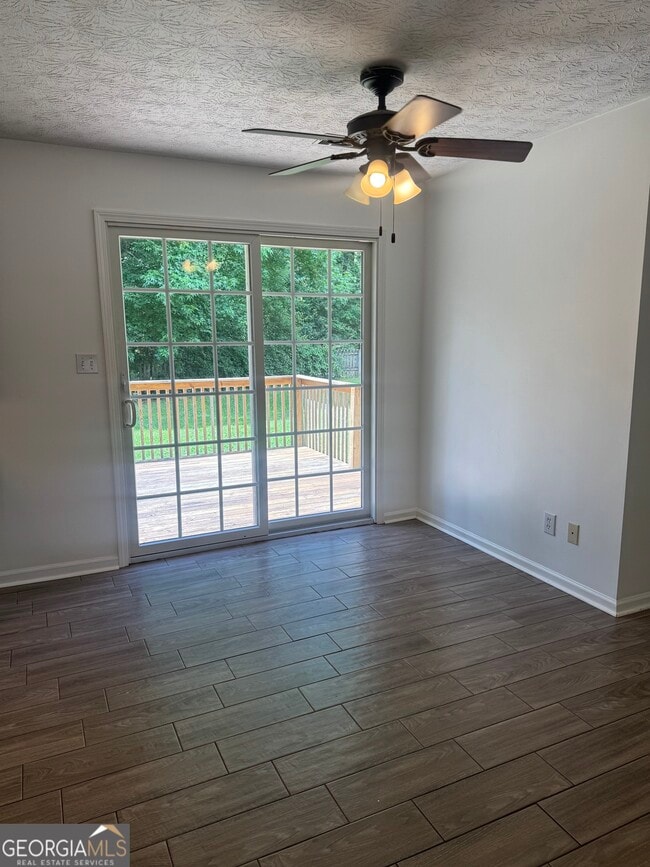 Building Photo - 105 Fox Trail Pl