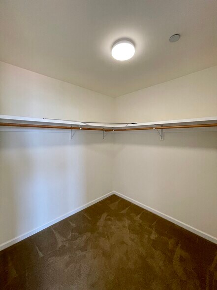 Building Photo - 1798 39th Ave