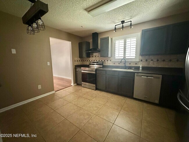 Building Photo - 10373 Birchfield Dr