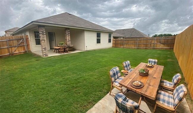 Building Photo - 172 Onna St