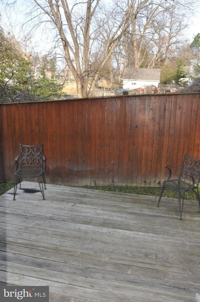 Building Photo - 9705 Glen Ave