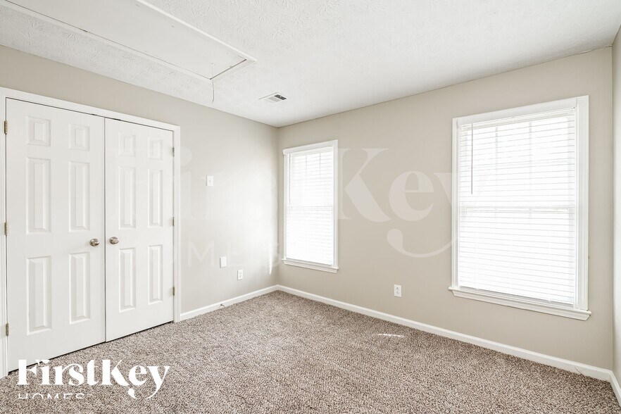 Building Photo - 6882 Waters Edge Dr