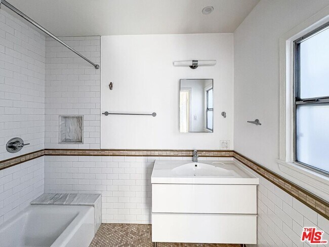 Building Photo - 6289 Commodore Sloat Dr