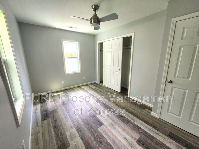 Building Photo - 2617 SW Eveningside Dr