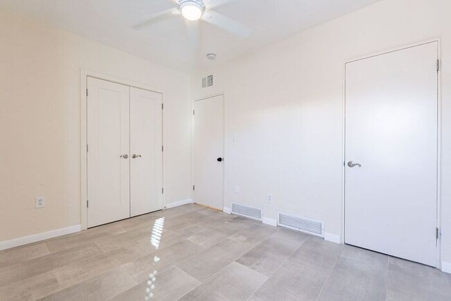 Building Photo - Fully Remodeled 3 Bed 2 Bath + Workshop wi...