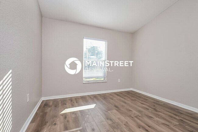 Building Photo - 3 Bedroom Pet-Friendly Home in Winter Haven, FL with Main Street Renewal