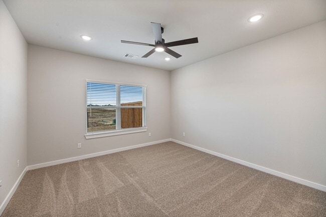 Building Photo - AVAILABLE NOW! 3 BEDROOM TRIPLEX LOT LOCATED ON 1-ACRE LOT IN MIDLOTHIAN, TX!