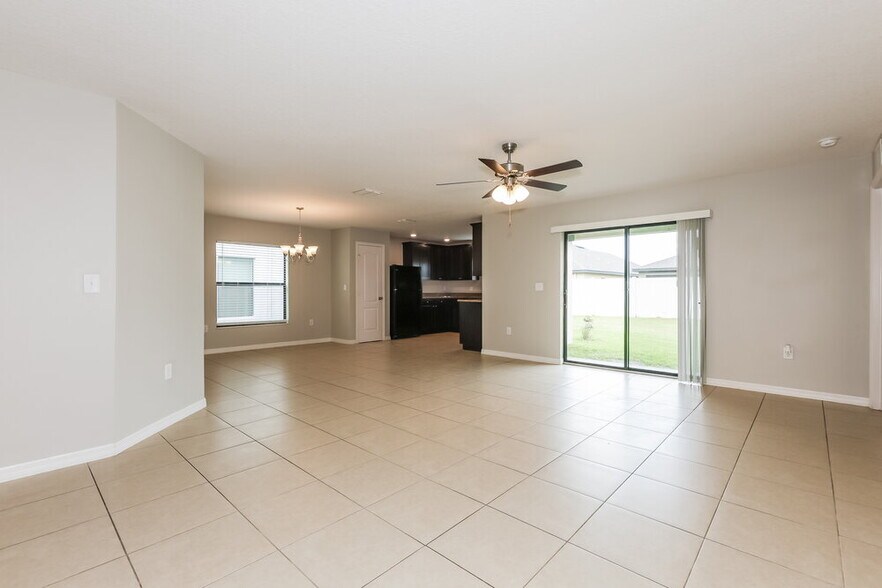 Building Photo - 1714 Chatham Green Cir