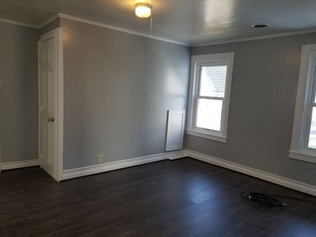 Building Photo - 224 W North St