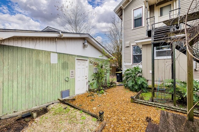 Building Photo - Beautiful Baldwin Park Craftsman home ready for move in!