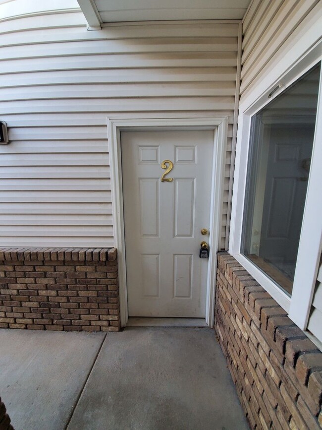 Building Photo - Charming Condo in West Point Condominiums