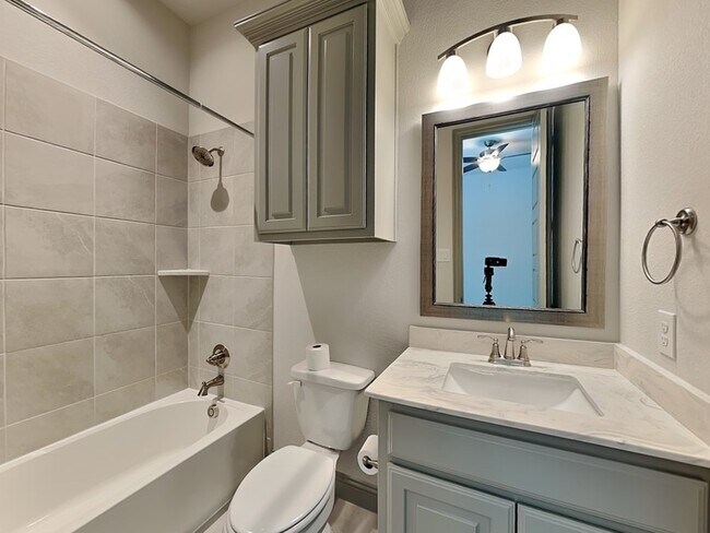 Building Photo - 614 Summer Oaks Dr