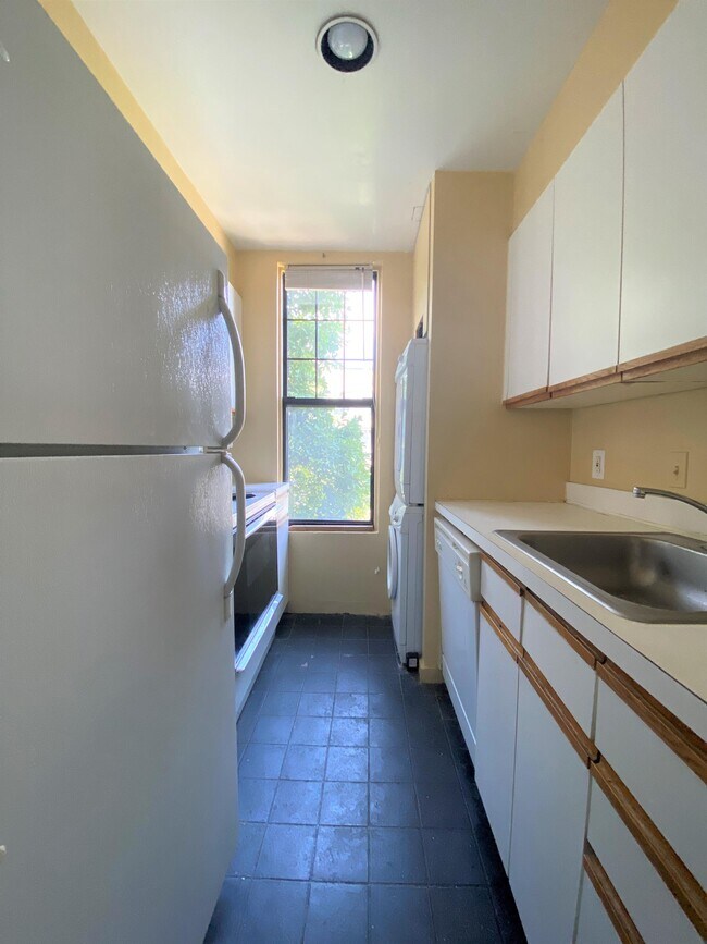 Building Photo - 1842 California St NW