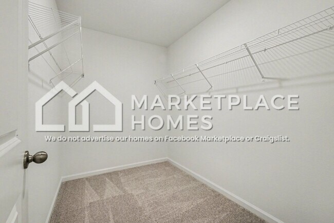 Building Photo - 11910 Sylvia St