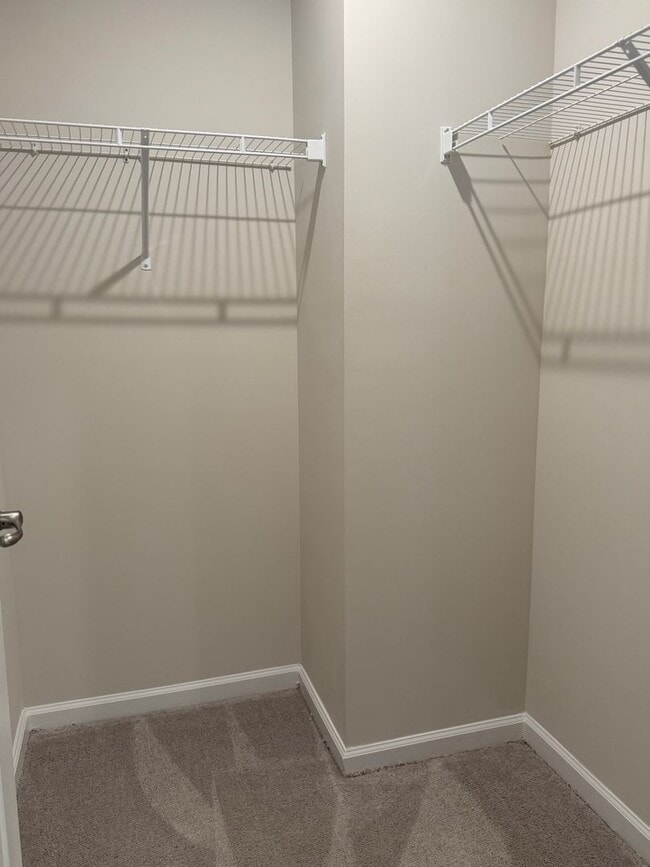 Building Photo - WONDERFUL Townhome in North East Raleigh, Available Now!