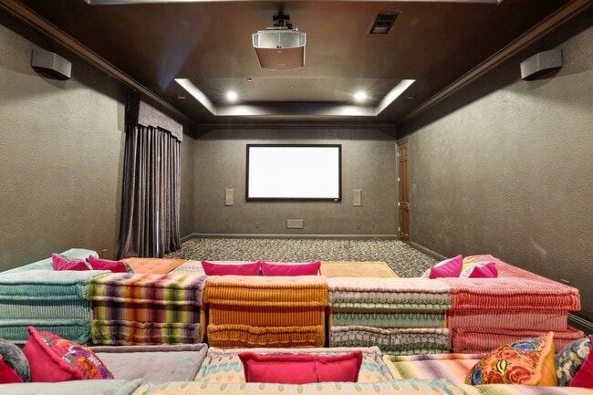 Building Photo - 5007 Cedar Creek Dr