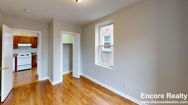 Building Photo - 224 Hanover St