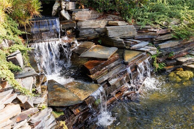 Building Photo - 31561 Peppertree-Bend