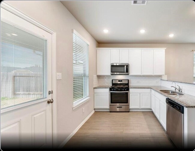Building Photo - 31314 Spotted Saddle Hollow